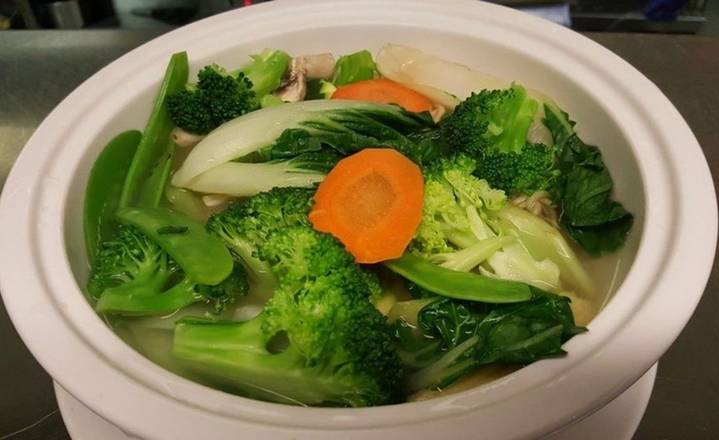 N8. Mixed Vegetables Noodle 素菜汤面